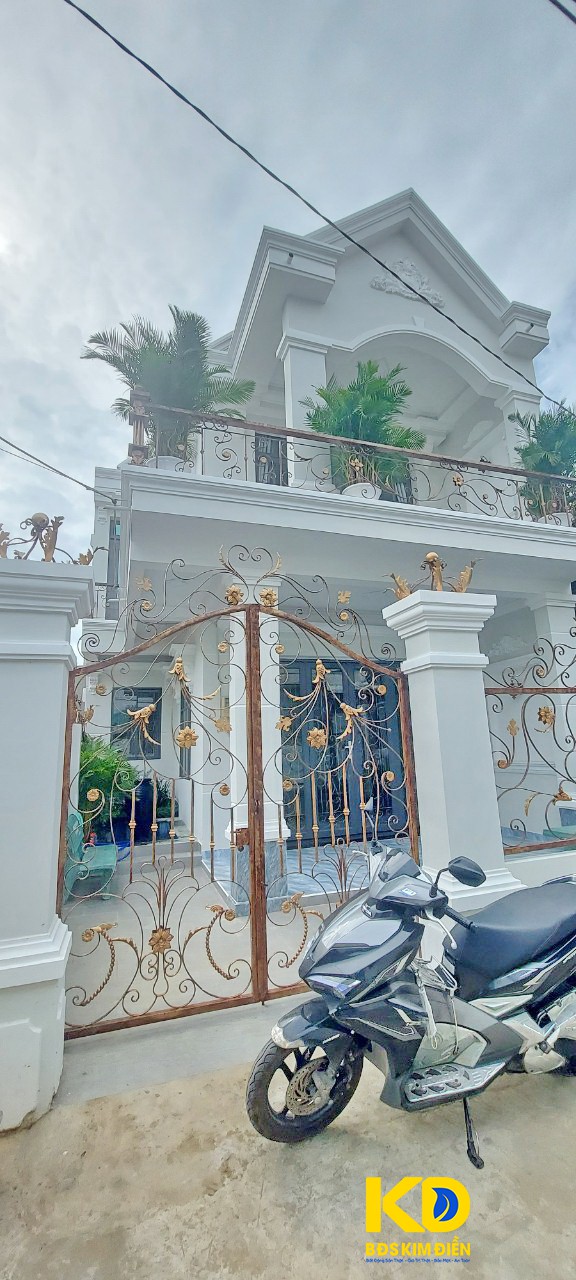 Bán nhà đẹp tân cổ điển đường Nguyễn Bình thị trấn Nhà Bè.