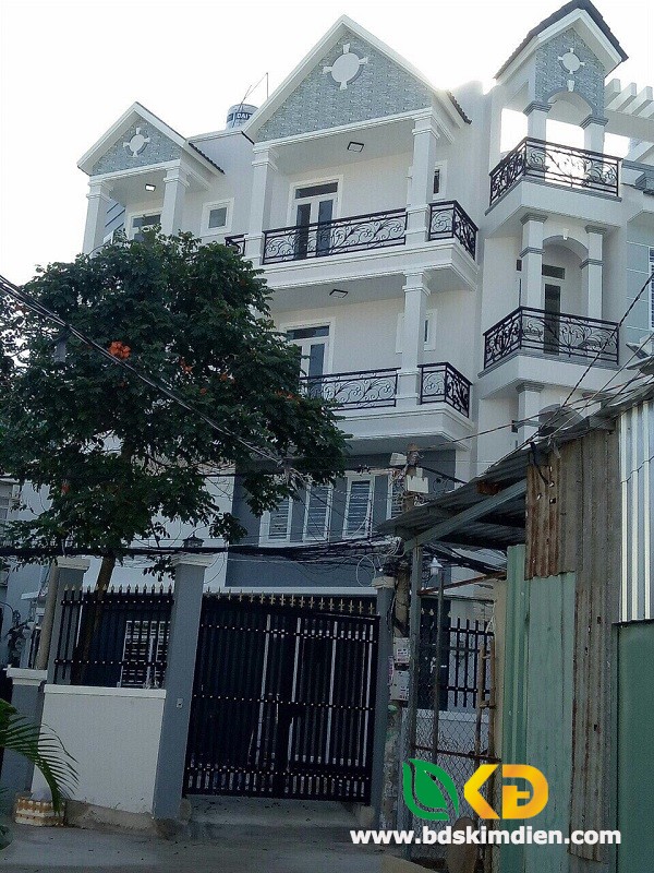 Bán nhà đẹp 2 lầu góc 2 mặt tiền hẻm 1135 Huỳnh Tấn Phát Quận 7
