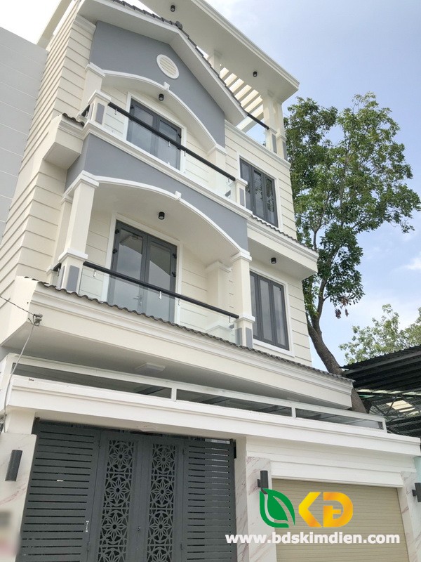 Bán nhà mới kiểu biệt thự 3 lầu đường Đào Tông Nguyên huyện Nhà Bè